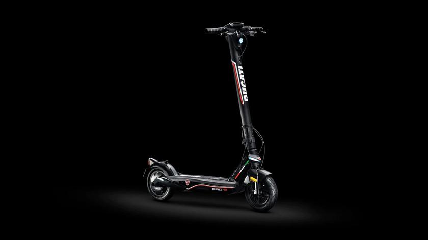 Электросамокат от мотобренда Ducati Новый электросамокат Ducati Pro-III