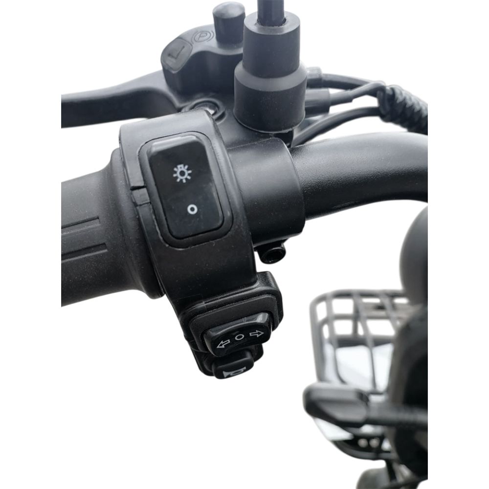 Электроскутер YAKAMA AP-H009-25 Электроскутер YAKAMA AP-H009-25